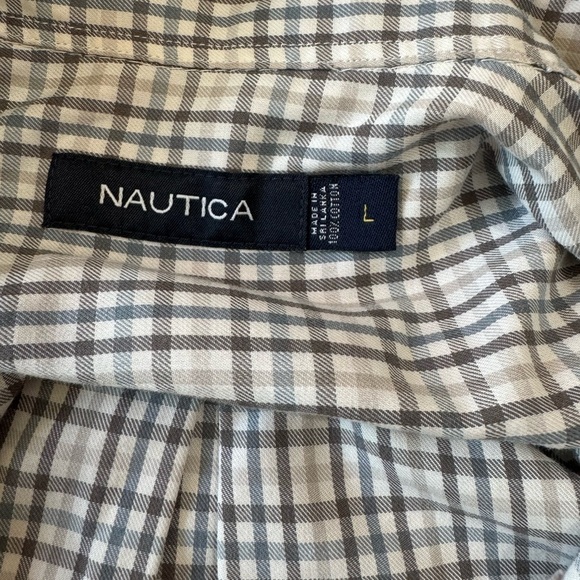 Nautica, long sleeve men’s dress shirt, large - Picture 9 of 9